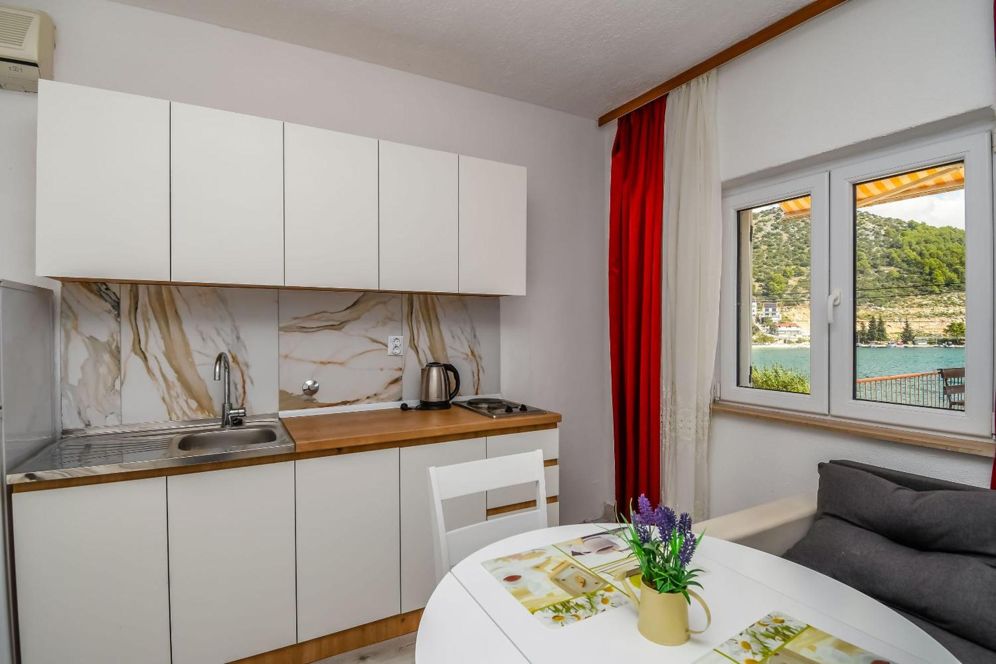Apartments Martina Марина Екстериор снимка