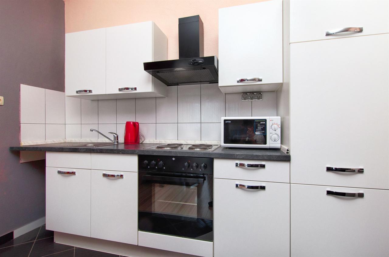 Apartments Martina Марина Екстериор снимка